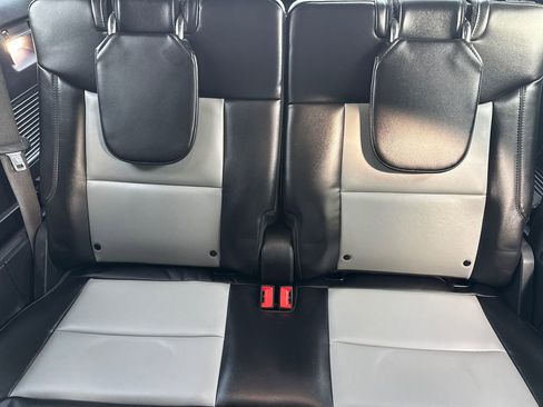 Used 2022 Ford Explorer XLT w/ Equipment Group 202A image 11