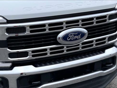 Used 2023 Ford F550 4x4 Crew Cab Super Duty image 29