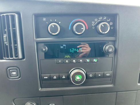 Used 2011 GMC Savana 2500 RWD image 11