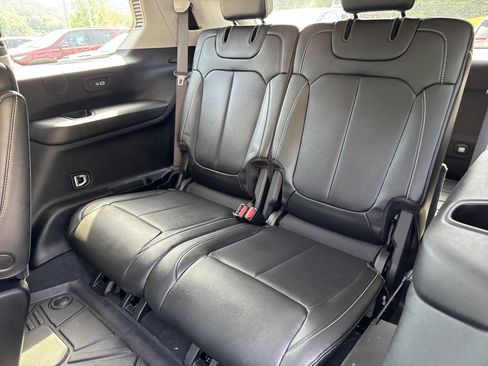 Used 2023 Jeep Grand Cherokee L Limited w/ Luxury Tech Group II AWD/4WD image 21