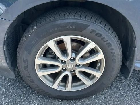 Used 2015 Nissan Pathfinder SL w/ SL Tech Package AWD/4WD image 17