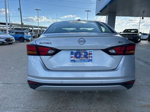 Used 2024 Nissan Altima 2.5 SV image 6