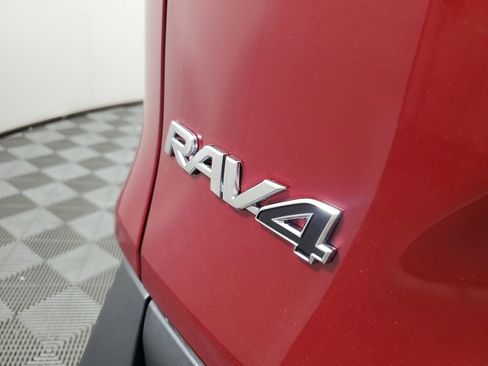 Used 2025 Toyota RAV4 XLE w/ Convenience Package image 8