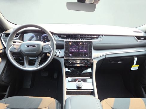 New 2026 Jeep Grand Cherokee L 4WD image 22