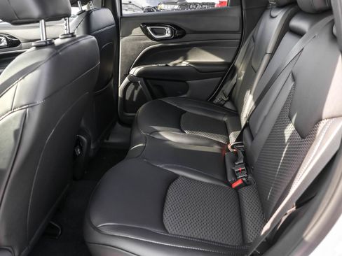 New 2026 Jeep Compass Latitude image 12