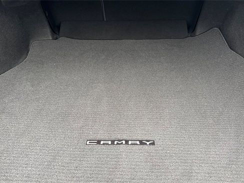 Used 2021 Toyota Camry XLE w/ Navigation Upgrade Package image 17