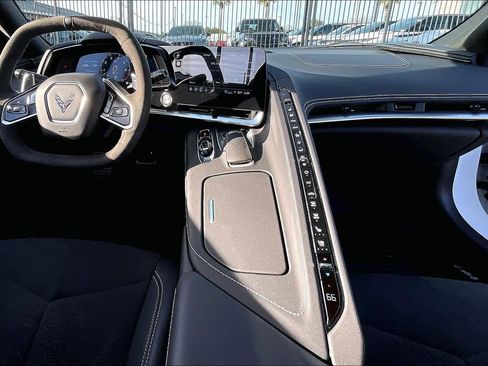 Used 2023 Chevrolet Corvette Stingray Preferred Cpe w/ Z51 Performance Package image 17