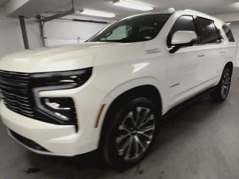 Certified 2025 Chevrolet Tahoe High Country AWD/4WD image 4