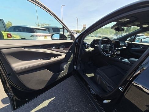 New 2025 Chevrolet Blazer EV LT image 15