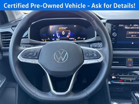 Used 2025 Volkswagen Taos SE AWD/4WD image 11