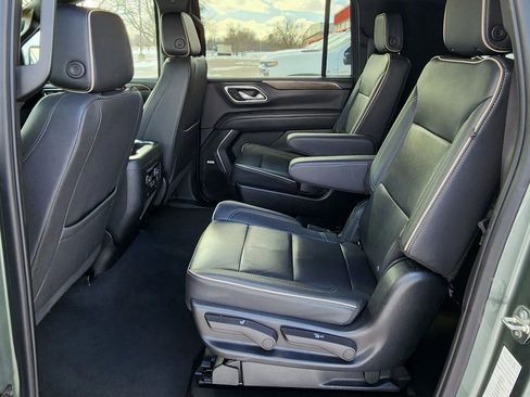 Used 2023 Chevrolet Suburban Premier image 20