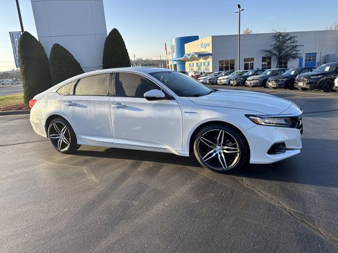 Used 2021 Honda Accord Touring image 1