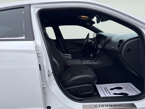 Used 2022 Dodge Charger R/T w/ Plus Group image 10