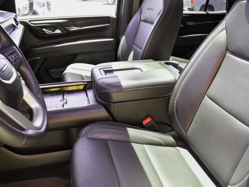 Used 2023 GMC Yukon Denali w/ Denali Reserve Package AWD/4WD image 24