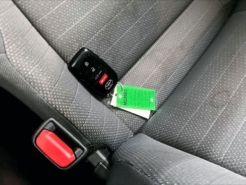 Used 2024 Toyota Corolla SE image 13