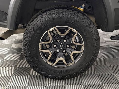 Used 2023 Chevrolet Colorado ZR2 w/ ZR2 Convenience Package III image 13