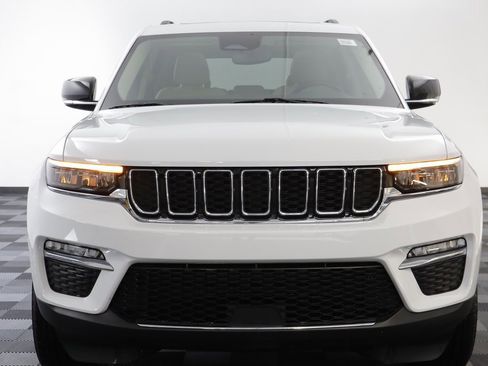 Used 2022 Jeep Grand Cherokee Limited image 22