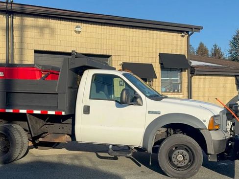 Used 2005 Ford F450 4x4 Regular Cab Super Duty image 3