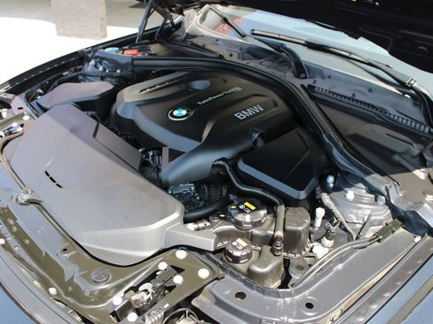 Used 2017 BMW 330i Sedan RWD image 31