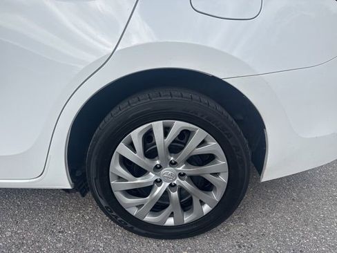 Used 2018 Toyota Corolla LE image 14