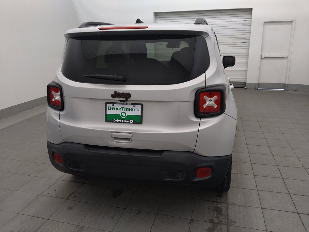 Used 2020 Jeep Renegade Latitude FWD image 7