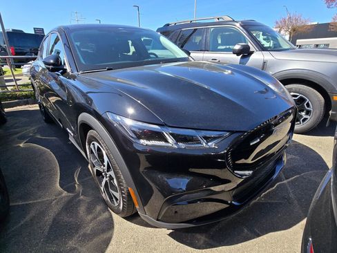 Used 2025 Ford Mustang Mach-E Select w/ Comfort Package Lite AWD/4WD image 2