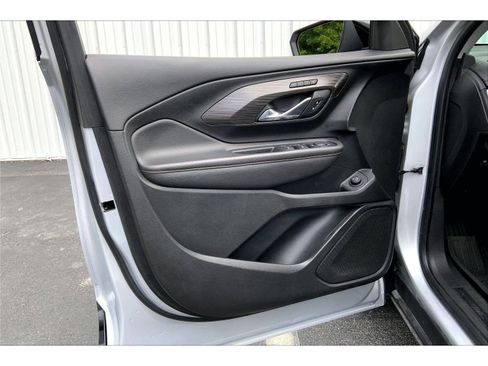 Used 2021 GMC Terrain SLT w/ Elevation Edition FWD image 21