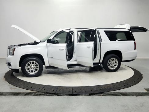 Used 2019 GMC Yukon XL SLT w/ Open Road Package image 12