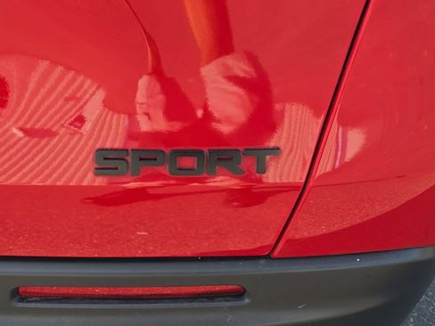Certified 2025 Honda HR-V Sport image 8