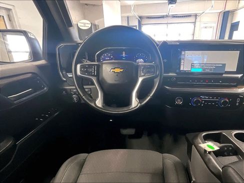 Used 2024 Chevrolet Silverado 1500 LT AWD/4WD image 17
