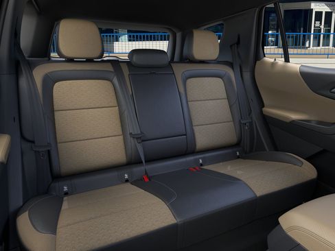 New 2026 Chevrolet Equinox ACTIV FWD image 17