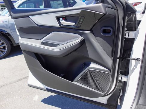 Certified 2026 Acura MDX FWD w/ Technology Package image 17