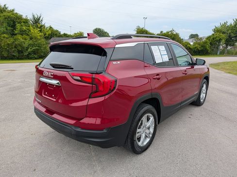 Used 2021 GMC Terrain SLE w/ Driver Convenience Package FWD image 3