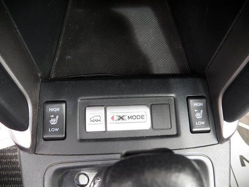Used 2017 Subaru Forester 2.5i Touring AWD/4WD image 21
