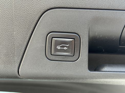 Used 2023 Buick Envision Avenir image 9