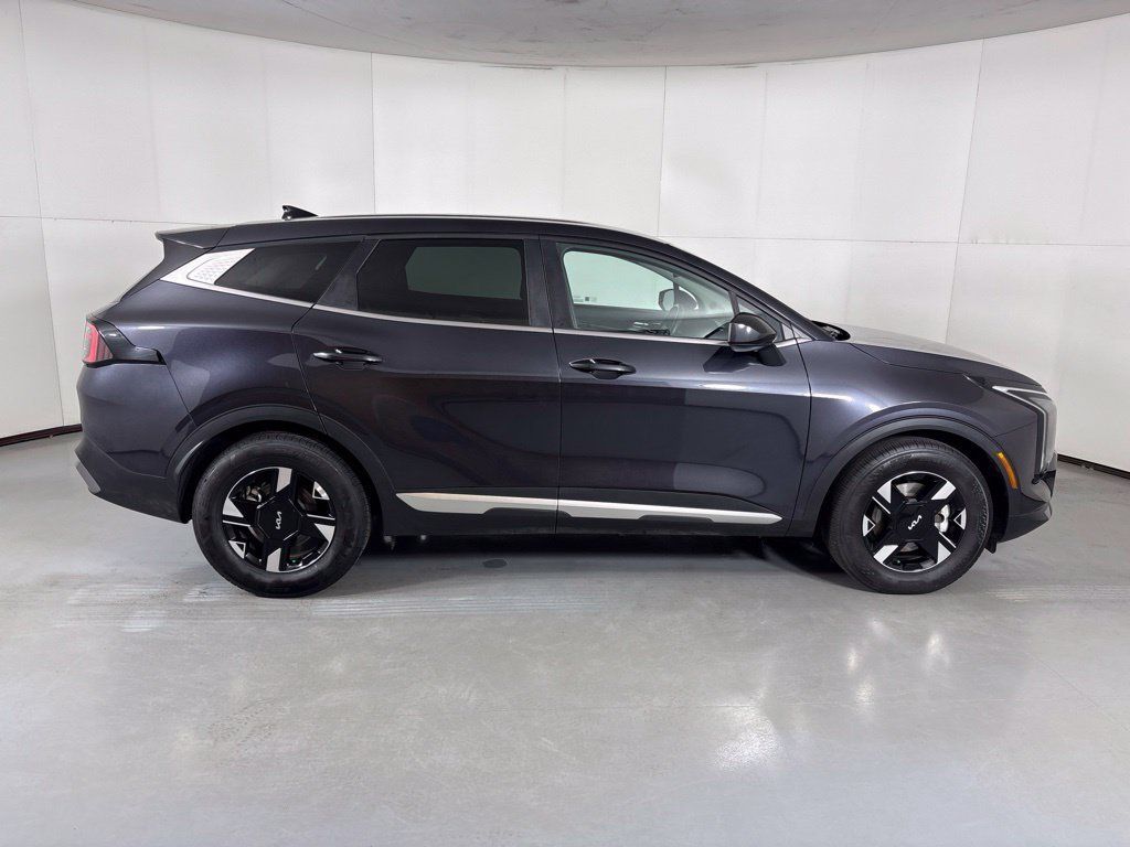 Used 2026 Kia Sportage LX FWD image 9