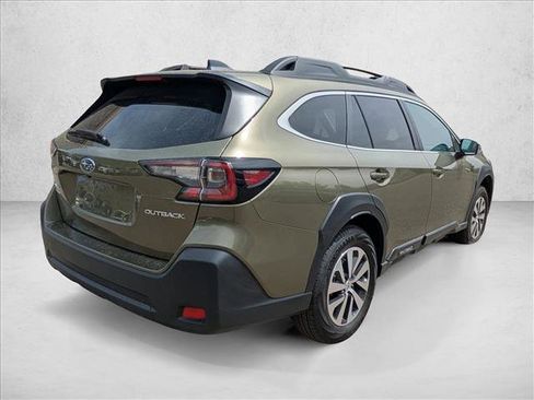 Used 2025 Subaru Outback Premium AWD/4WD image 6