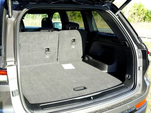 New 2025 Jeep Grand Cherokee Limited image 35