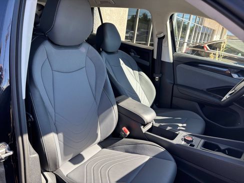 Used 2026 Volkswagen Tiguan SE AWD/4WD image 37