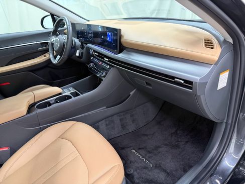 Used 2025 Hyundai Sonata Limited FWD image 23