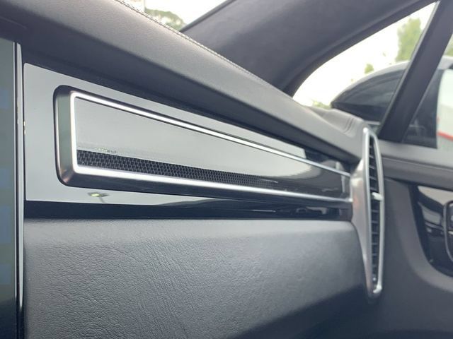 Used 2019 Porsche Cayenne Turbo AWD/4WD image 12