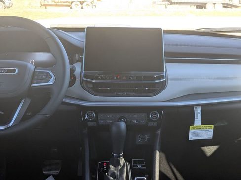 New 2026 Jeep Compass Limited w/ Sun, Sound & Navigation Group image 28