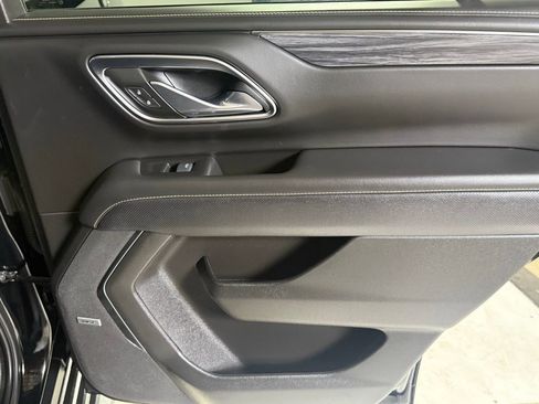 Used 2024 GMC Yukon SLT image 15