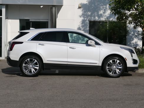 Certified 2024 Cadillac XT5 Premium Luxury FWD image 7