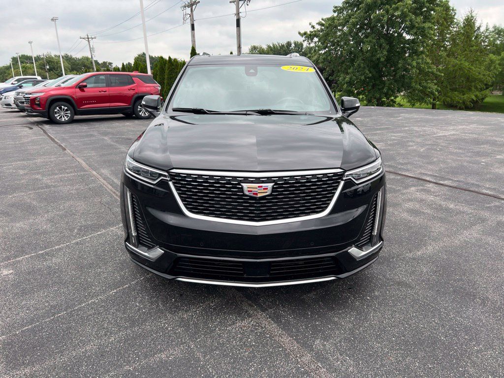 Used 2024 Cadillac XT6 Premium Luxury w/ Technology Package AWD/4WD image 2