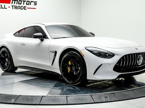 Used 2025 Mercedes-Benz AMG GT 63 image 3