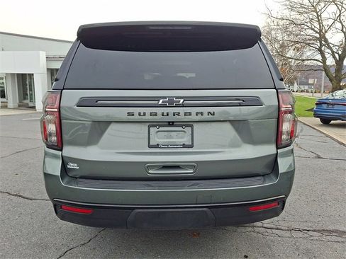 Used 2023 Chevrolet Suburban Z71 w/ Luxury Package image 9