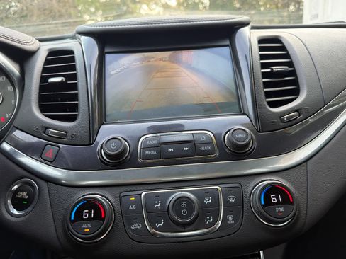 Used 2019 Chevrolet Impala LT w/ LT Convenience Package image 18