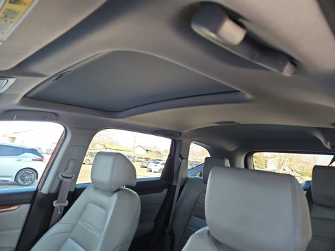 Used 2022 Honda CR-V Touring image 12
