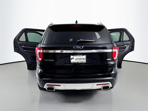 Used 2017 Ford Explorer Platinum image 24